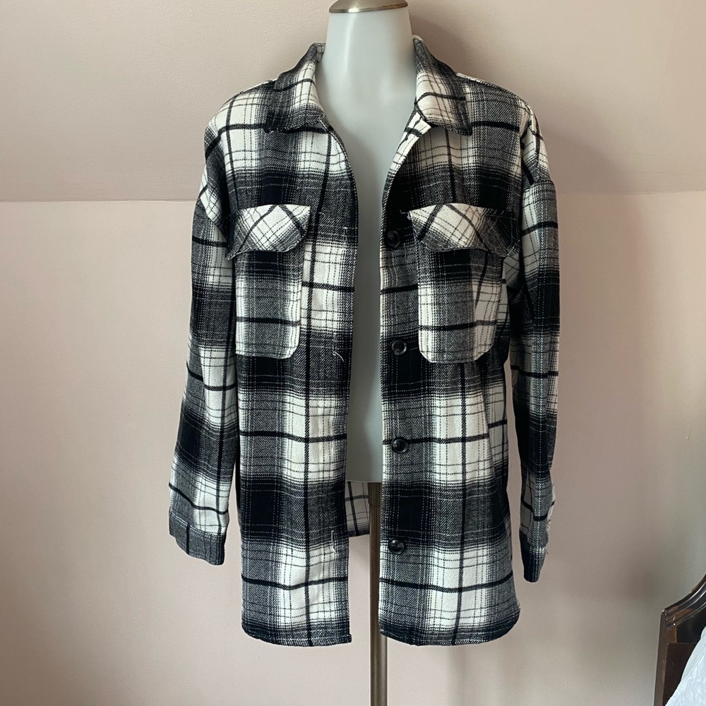 No Boundaries Black and White Utility Jacket with Classic Plaid Design